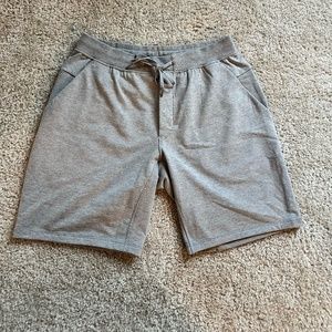 LULULEMON - 8' CLOTH SHORT - SIZE XL